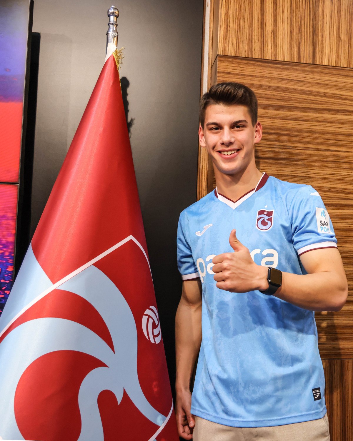 trabzonspor oguzhan yilmazin sozlesmesini yeniledi 0 CJNvy8yy