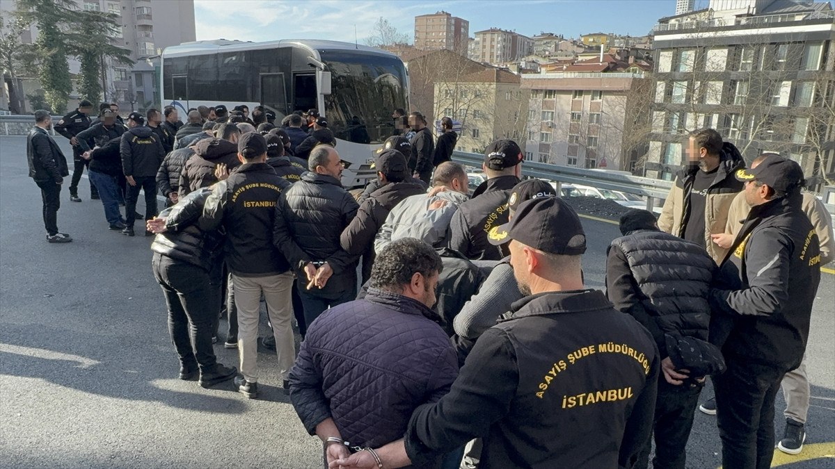 yabanci turistleri dolandiriyorlardi istanbulda taksi dolandiriciligi cetesi cokertildi 4 DFwwpYvy