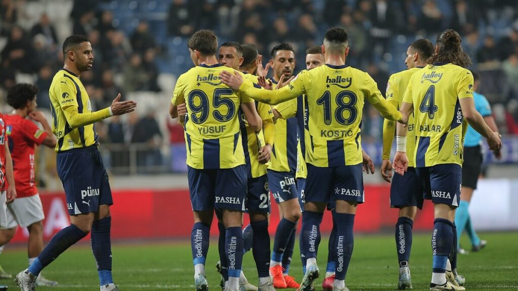 adana demirspor fenerbahce macinin muhtemel 11leri OZKOyDsR