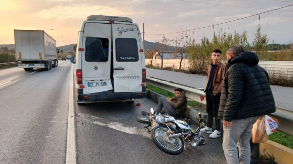 antalyada cocuk surucu kaza gecirdi fatura agir oldu zCGDyLdu