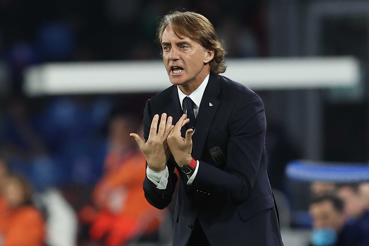 besiktasta teknik direktorluge son aday roberto mancini 0 UeR39ac2