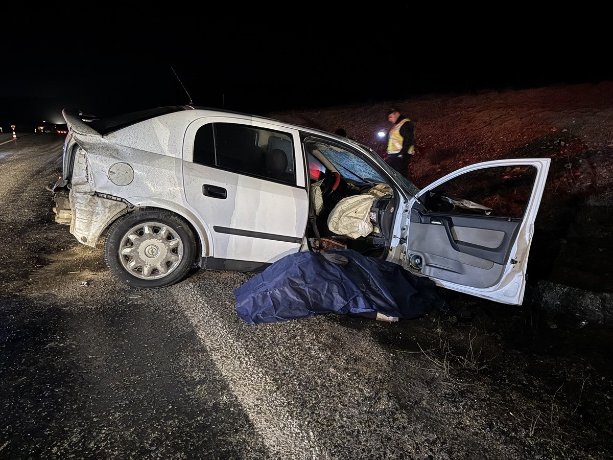 eskisehirde otomobillerin carpistigi kazada 1 kisi oldu 0