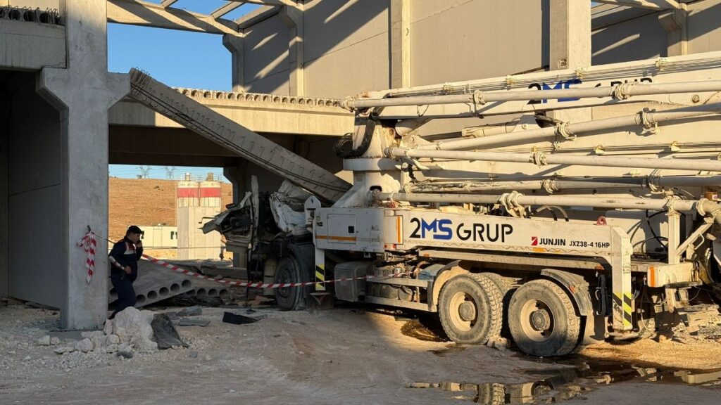 gaziantepte insaatta basina beton blok dusen vinc operatoru oldu w2McXijx