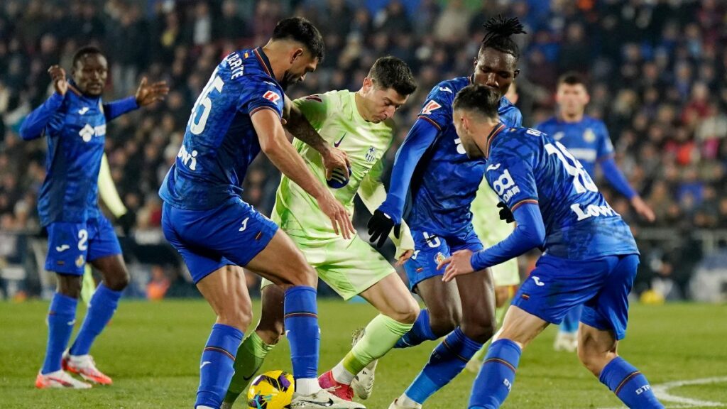 getafeye takilan barcelonada hasret suruyor KC13YaK9