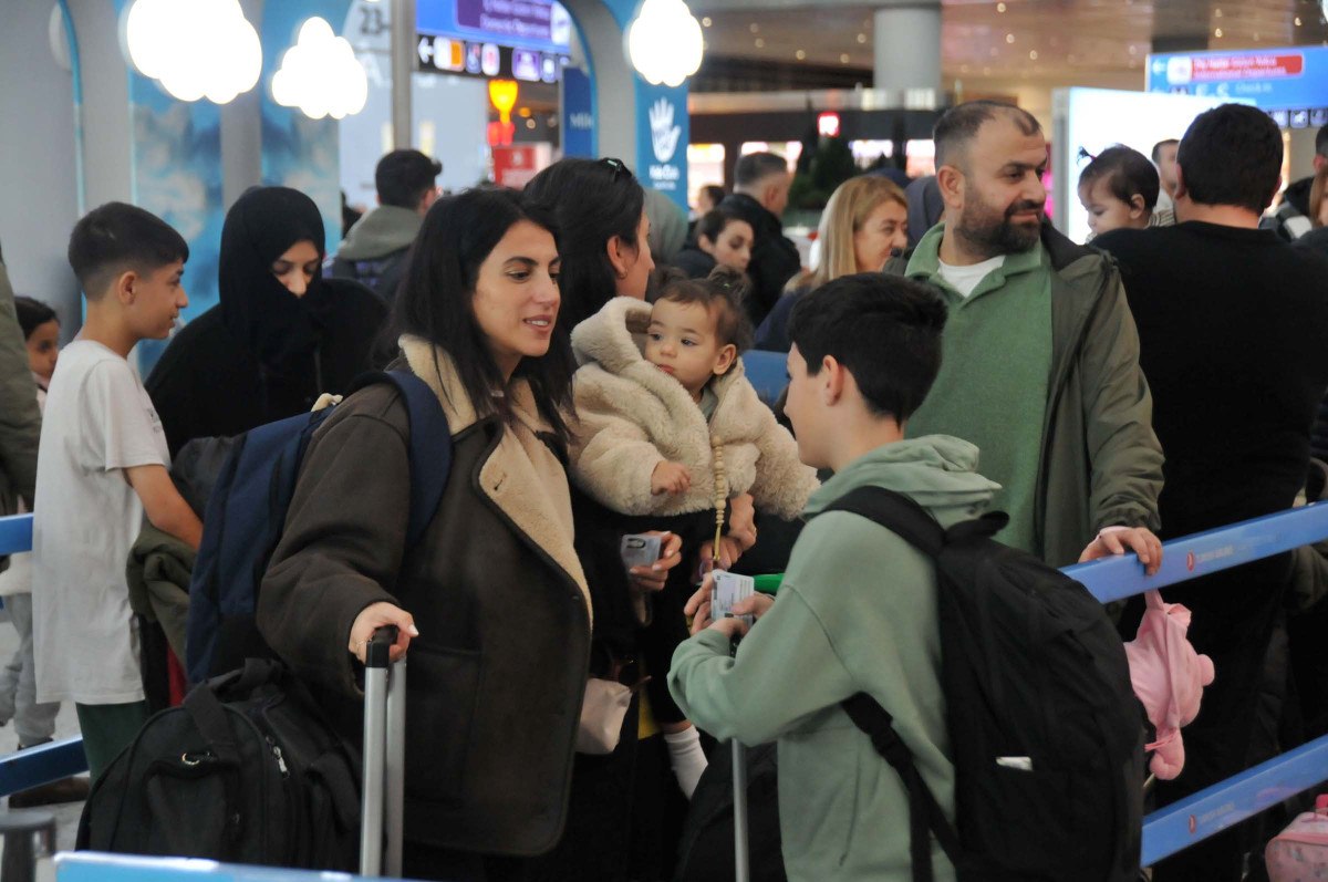 istanbul havalimaninda yariyil tatili yogunlugu 1 kzSpU4Aw