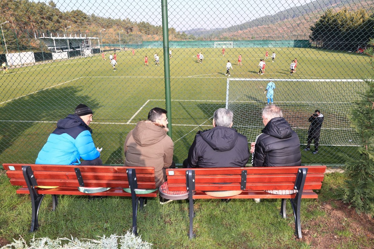 ole gunnar solskjaer ve serdal adali u 19 macini izledi 3 gR3VUSSc