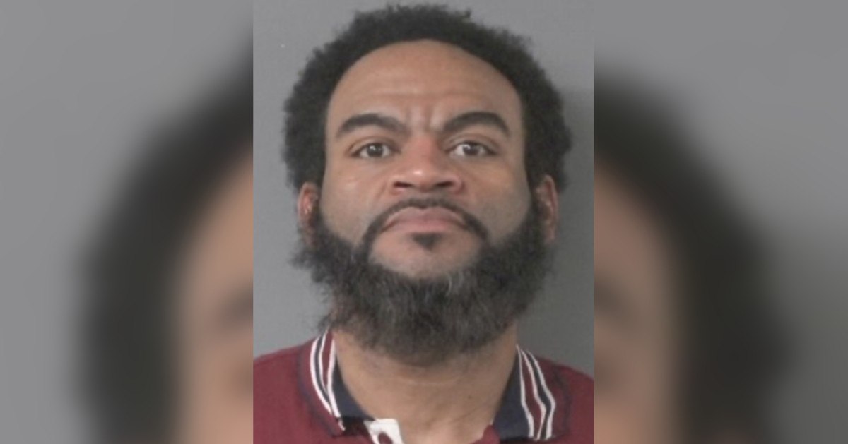 abdde ogrenci velisi okulu basti baska bir ogrenciyi oldurmeye calisti 1 OhJOYgZZ