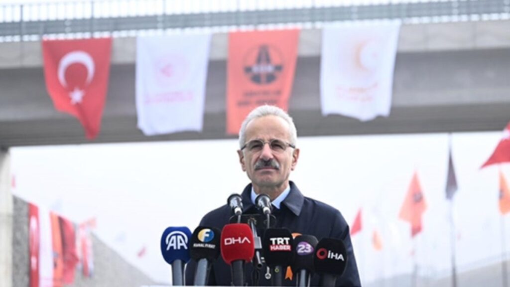 abdulkadir uraloglu elazig harput yolunda guzergahi 2 km kisaltarak ulasimi sehir disina tasidik 4FA3s3l5