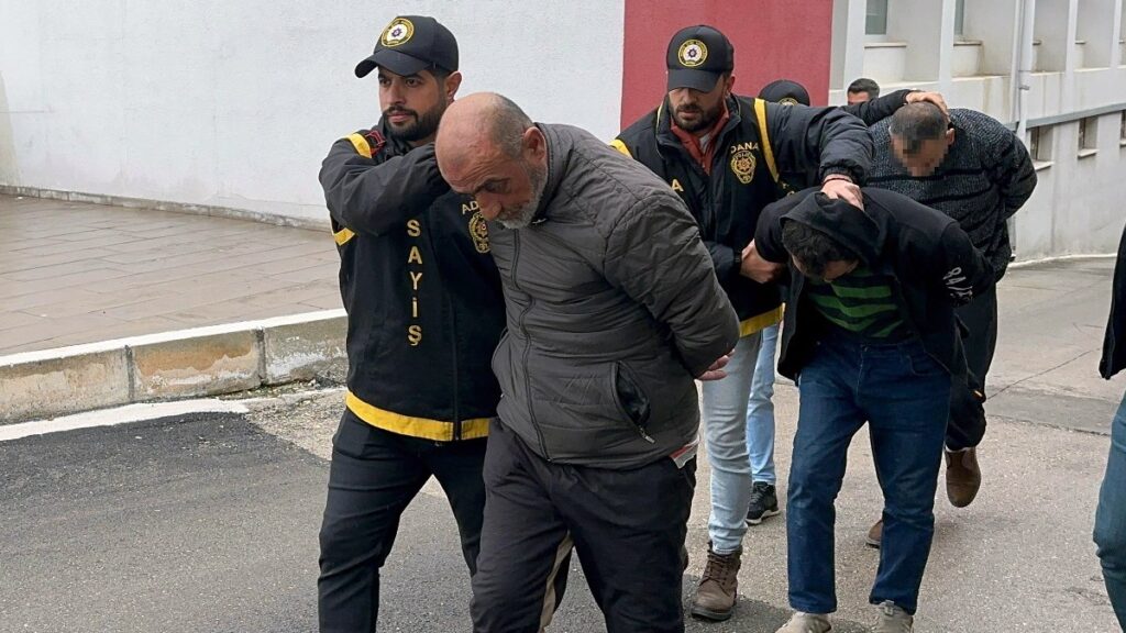 adanada gamzenin oldugu kavgada kufur detayi qiD7Xb13