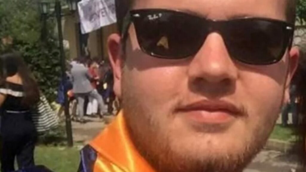 adanada kan donduran cinayet kaldirim tasiyla kafasina vurdu MIm4jtlF