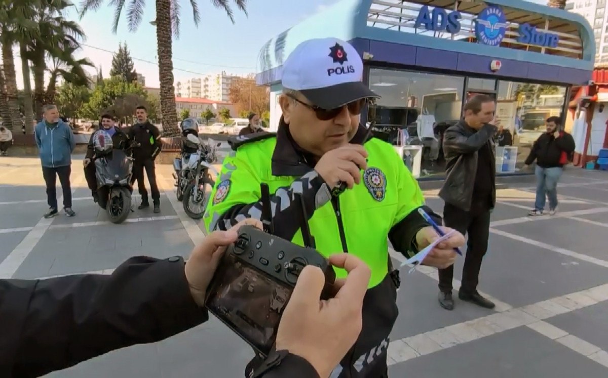 adanada yayaya yol vermeyen surucuye ceza kesildi siz saka misiniz agabey 1