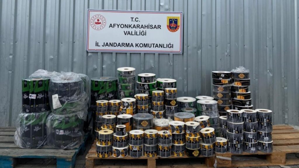 afyonkarahisarda 30 ton taklit uretim kasar ve beyaz peynir ele gecirdi XbhtRDcN