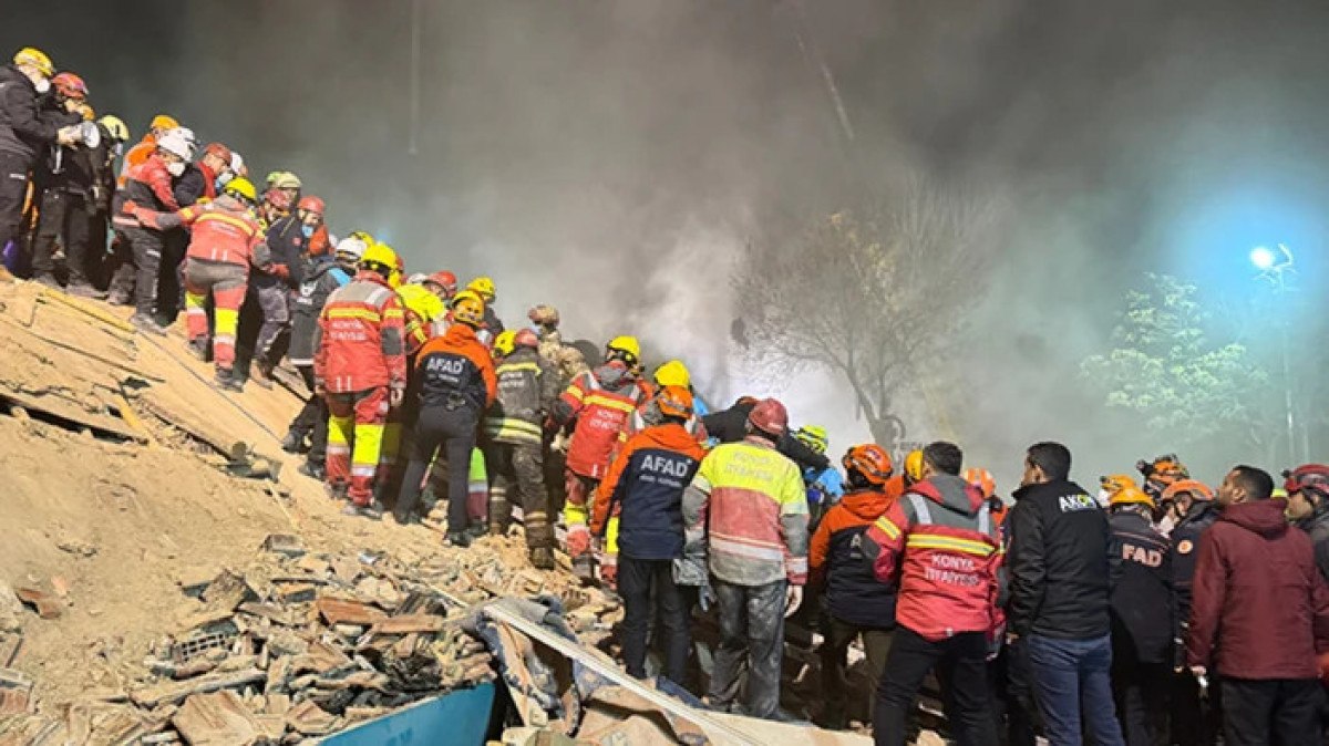 ali yerlikaya konyada coken binada arama kurtarma calismalarinin bittigini acikladi 3 g5nRQlsl