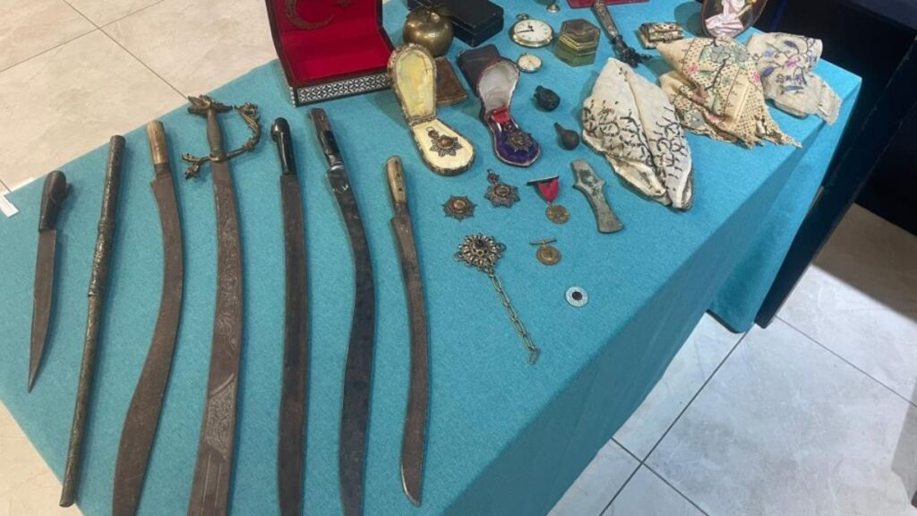 ankara ve istanbulda tarihi eser operasyonu 243 obje ele gecirildi zl7KEvBf