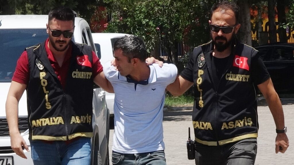 antalyada eski sevgilisinin arkadasini oldurdu chaIZurw