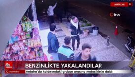 antalyada kaldirimdaki kavganin arasina motosikletle daldi RXg7TN5a