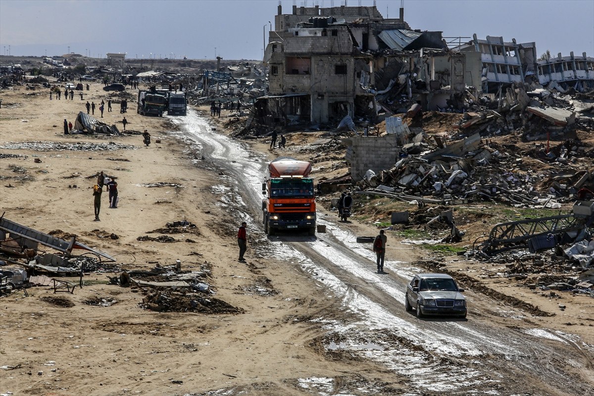 ateskesin ardindan gazzeye 653 insani yardim tiri girdi 0 jRlfANgH