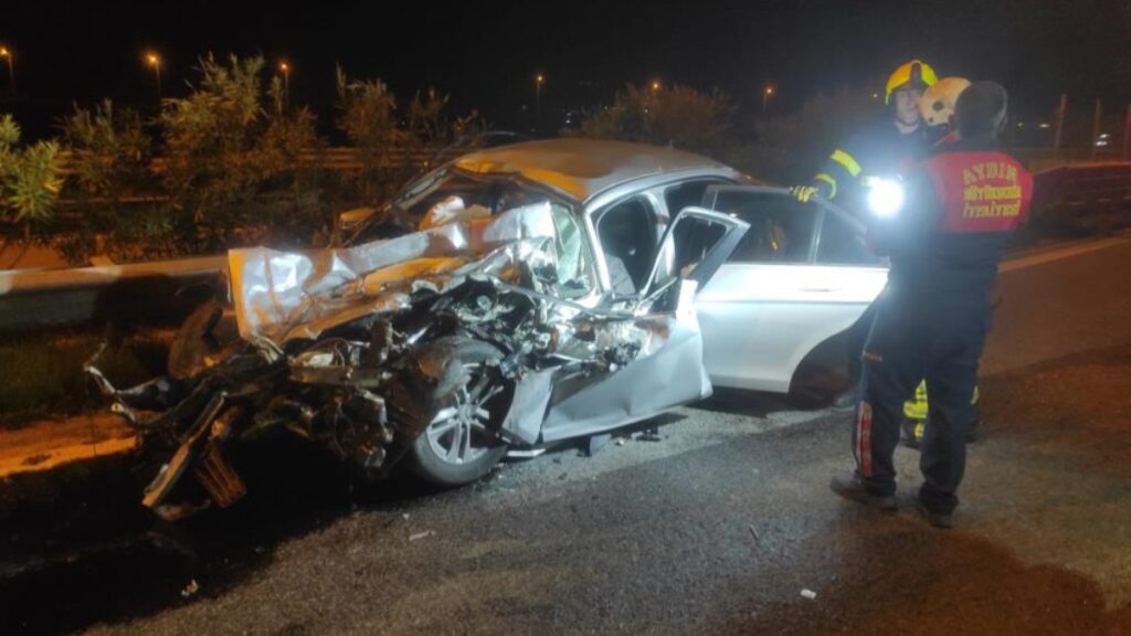 aydinda otomobil ile kamyon kafa kafaya carpisti 1 olu BjVQ11Oq