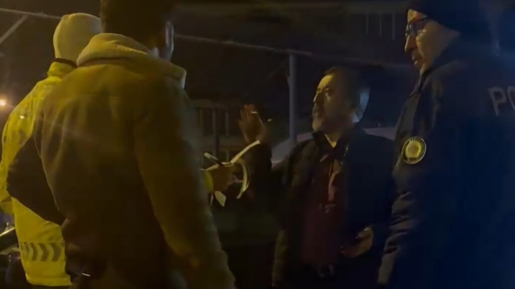 bartinda yakalanan alkollu surucu chpli eski meclisi uyesi cikti NX5P93cP