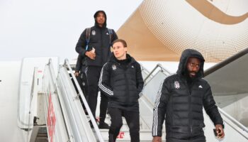 besiktas kafilesi antalyaya geldi 929RFbSJ