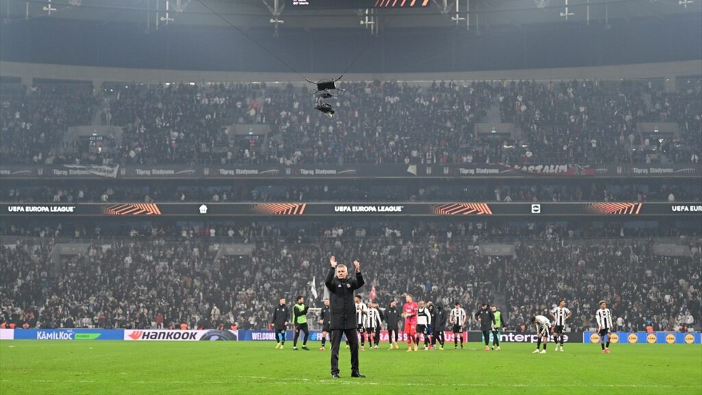 besiktas taraftari takimi yalniz birakmadi GQjHwEJ3