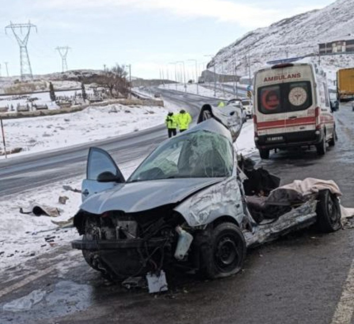 bitliste feci kaza hurdaya donen aracta 1 kisi oldu 0 4jBHDIkQ