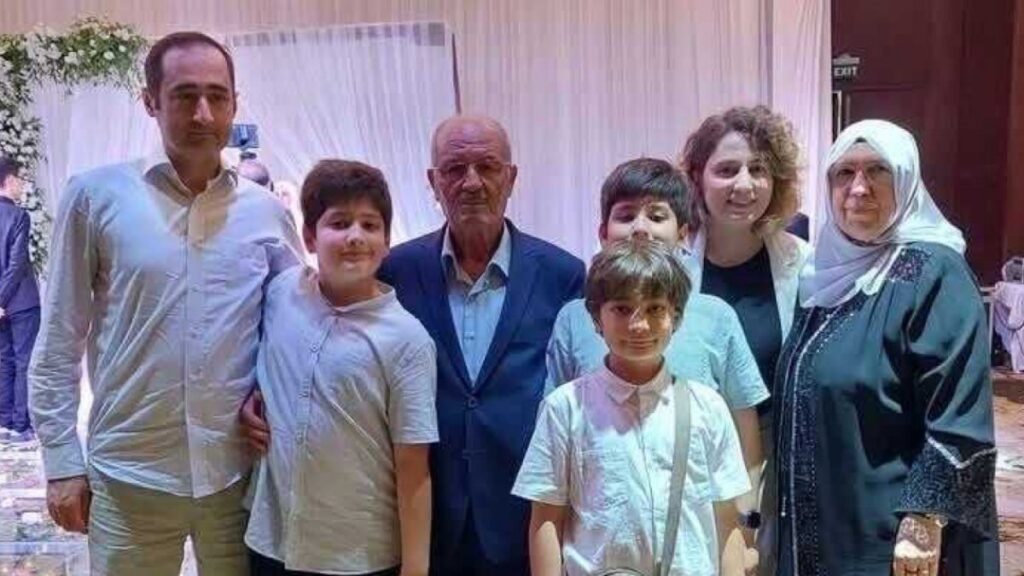 bolu kartalkayadaki yanginda doktor ve ogretmen cift 3 cocuguyla birlikte can verdi yDCkaS3E