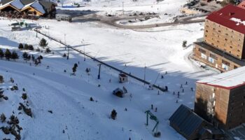 boluda 66 kisinin hayatini kaybetmesine ragmen kayak keyfi devam etti M9b222Nc