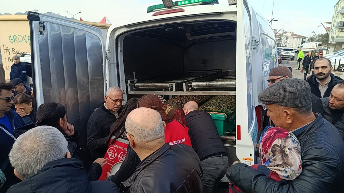 boluda anne ve kizi otel yangininda olmustu cenazede gozyaslari dinmedi 2 nnTF1ZOy