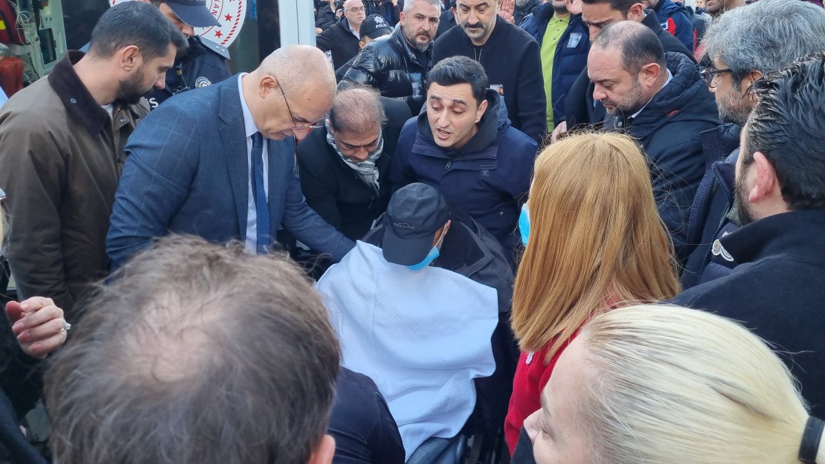 boluda esini ve cocuklarini kaybetti vucudunda kiriklarla cenazeye geldi 1 QaPr7uBY