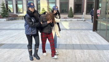 boluda hayatini kaybedenlerin ailelerini aramislardi grubun yoneticisi adliyeye sevk edildi LJSRiKhy