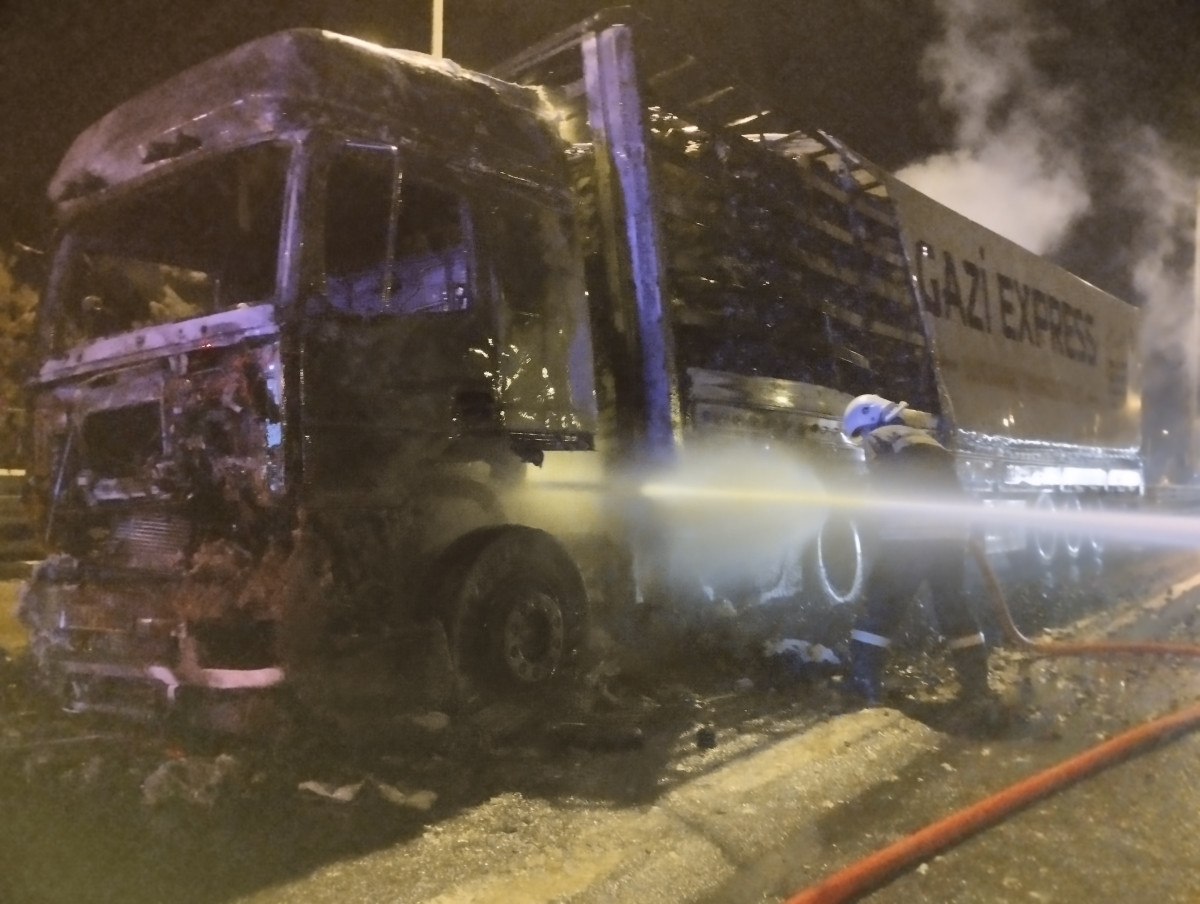 boluda mangal komuru yuklu tir alev alev yandi 1 v5kitN2w