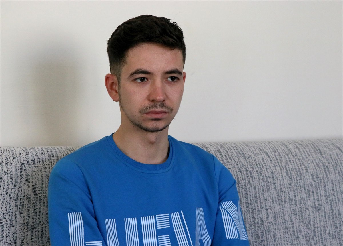 boluda yanan otelin ascisi yangin merdivenlerinin kapisi tahtaydi 1 nX69s1Pw