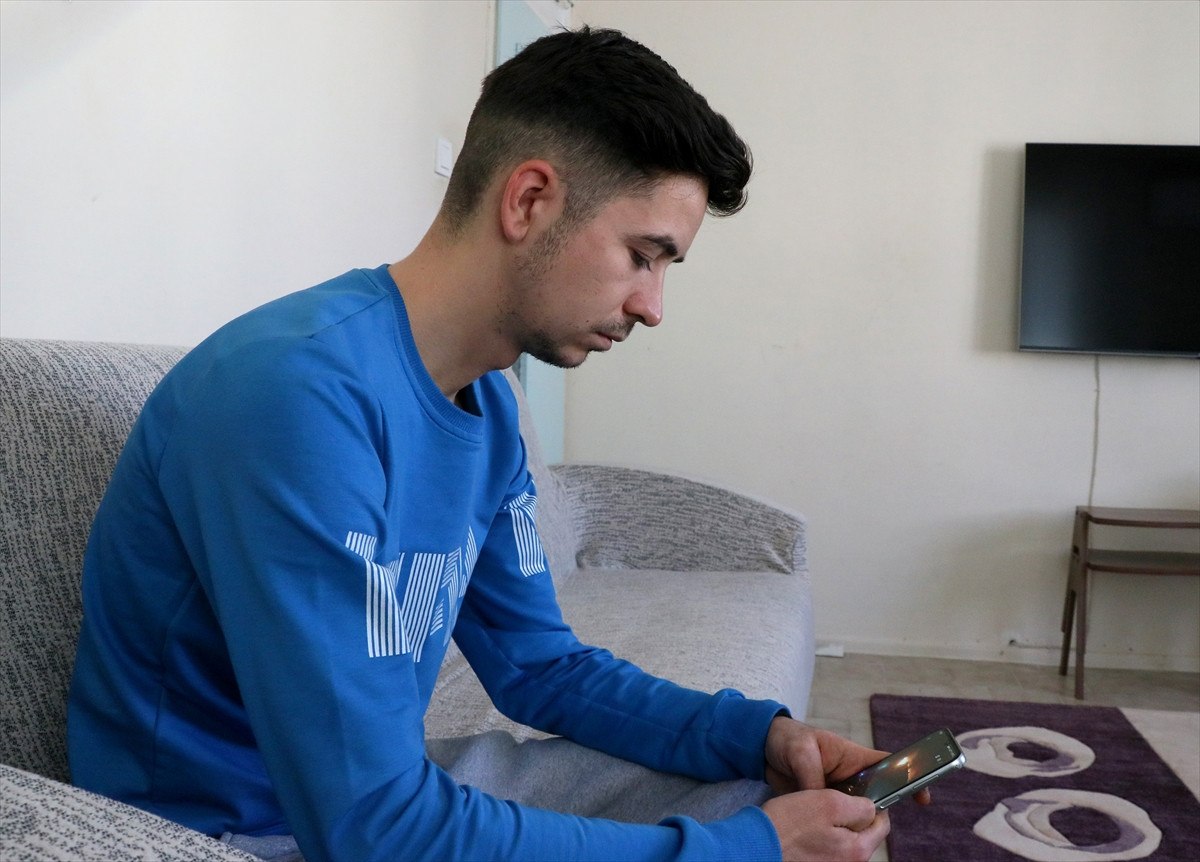 boluda yanan otelin ascisi yangin merdivenlerinin kapisi tahtaydi 2 jiRLX42j