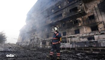 boluda yanan otelin eski calisani yangin merdivenini kullansalardi olume gidebilirlerdi Ze2YiYd7