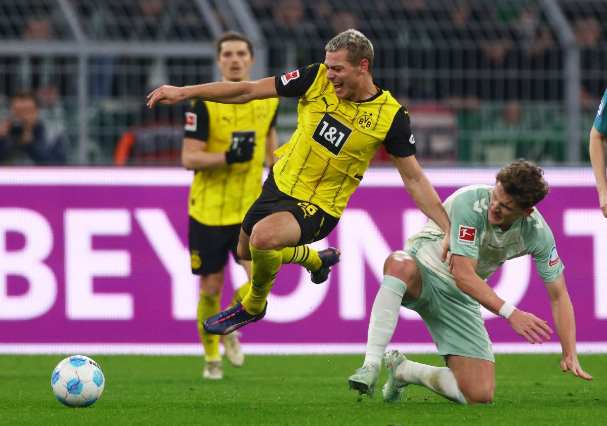 borussia dortmund werder bremen engelini asamadi 1 iKGnXpDh