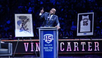 brooklyn nets vince carterin formasini emekli etti sTcHb5lT