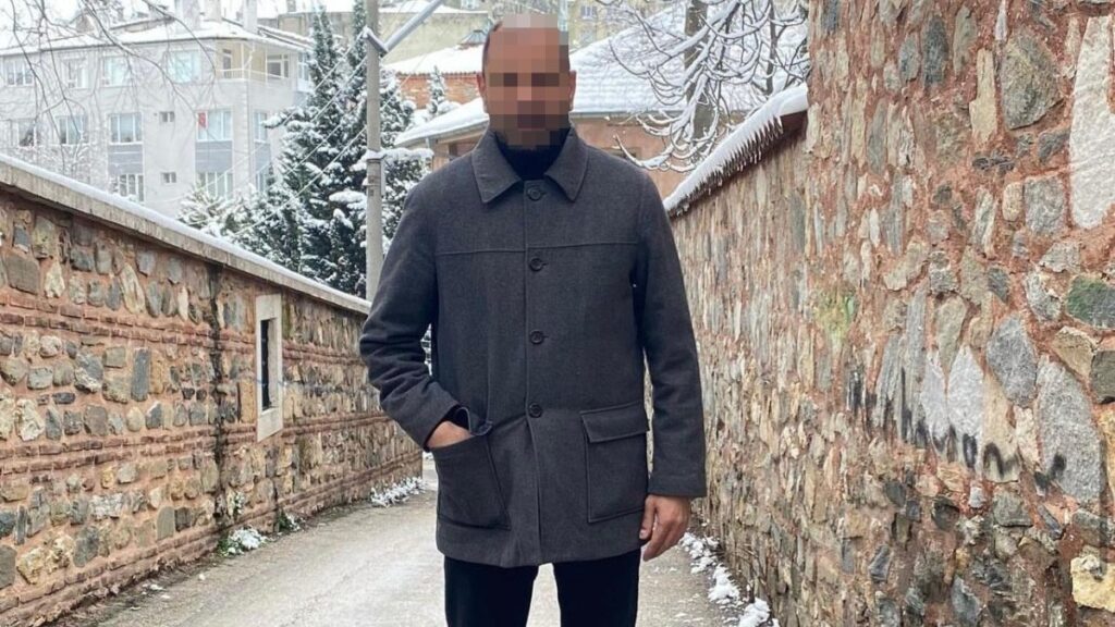 bursada durusmada esinin avukatini dovdu 4 yil 10 ay hapse carptirildi 7Xx9qAQd