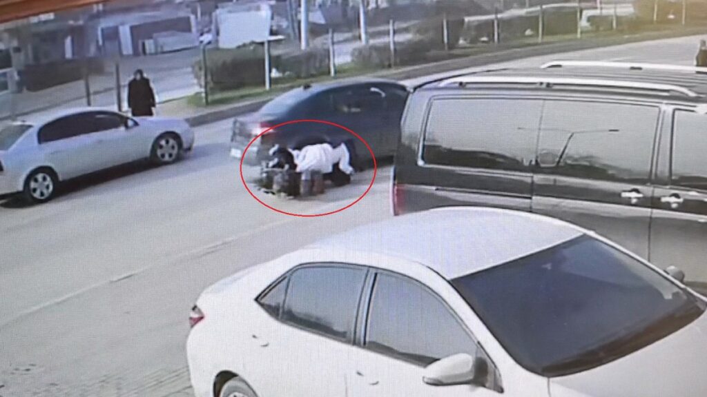 bursada elektrikli bisiklet ile otomobil carpisti 1 yarali TAvx2NX3