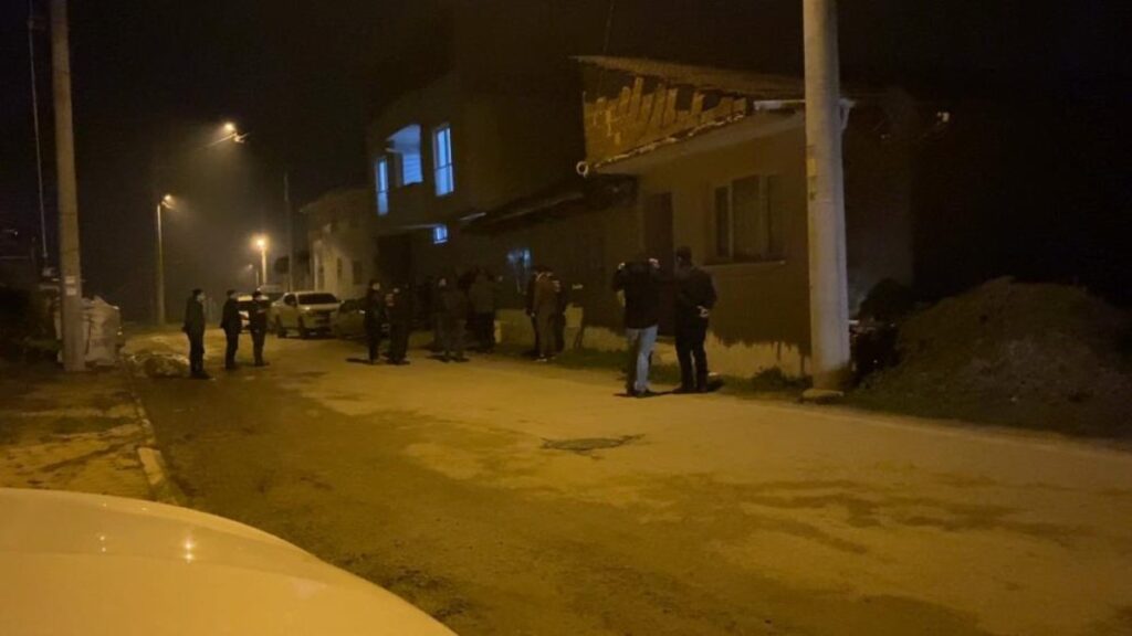 bursada rehine krizi baba iki cocugunu rehin aldi 3ItEcLq8