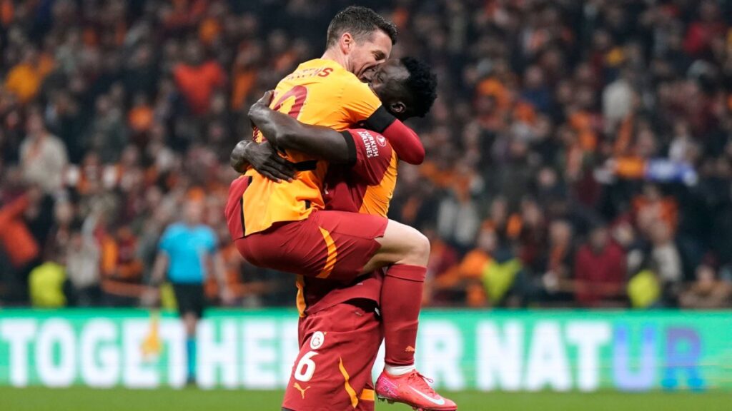 davinson sanchez 4 golunu kaydetti K315jAhT