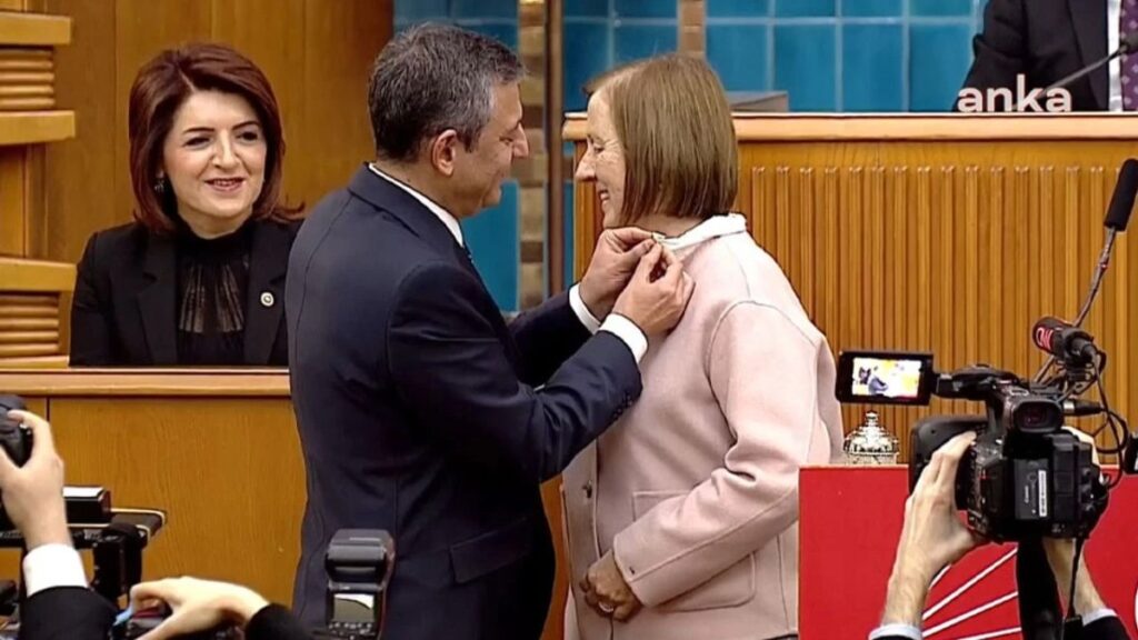 deva partisinden istifa eden selma aliye kavaf chpye katildi 3hJp2AWp