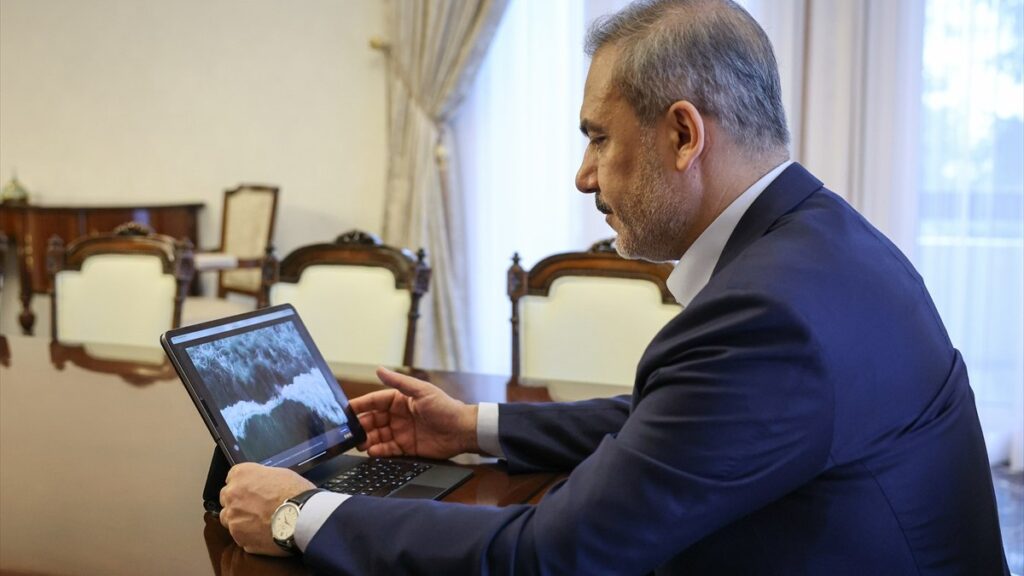 disisleri bakani fidan aanin yilin kareleri oylamasina katildi yKhXp2Wt