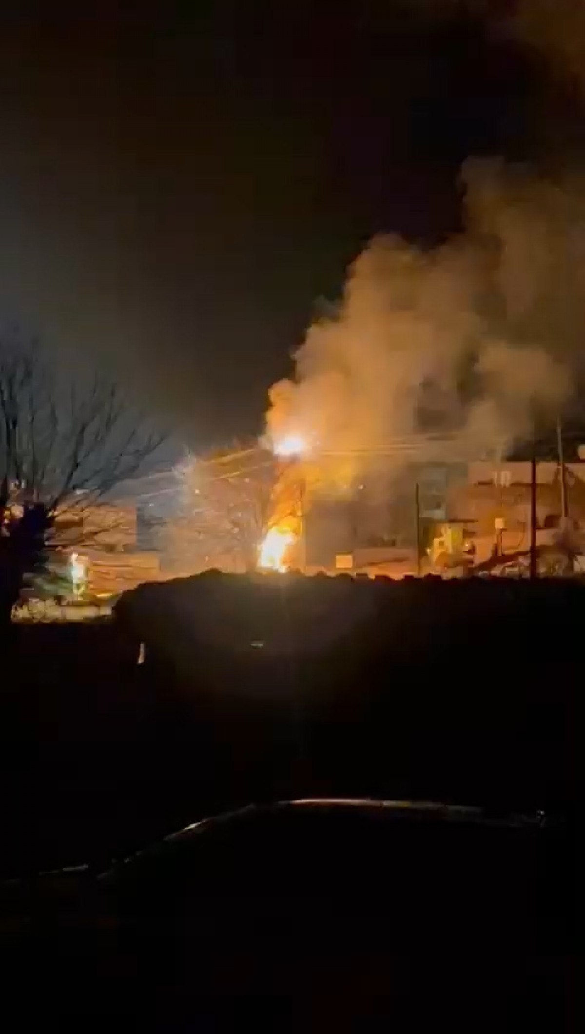 Diyarbakır'da, elektrik trafosu patladı 1 diyarbakirda elektrik trafosu patladi 0 FAYk4BiS