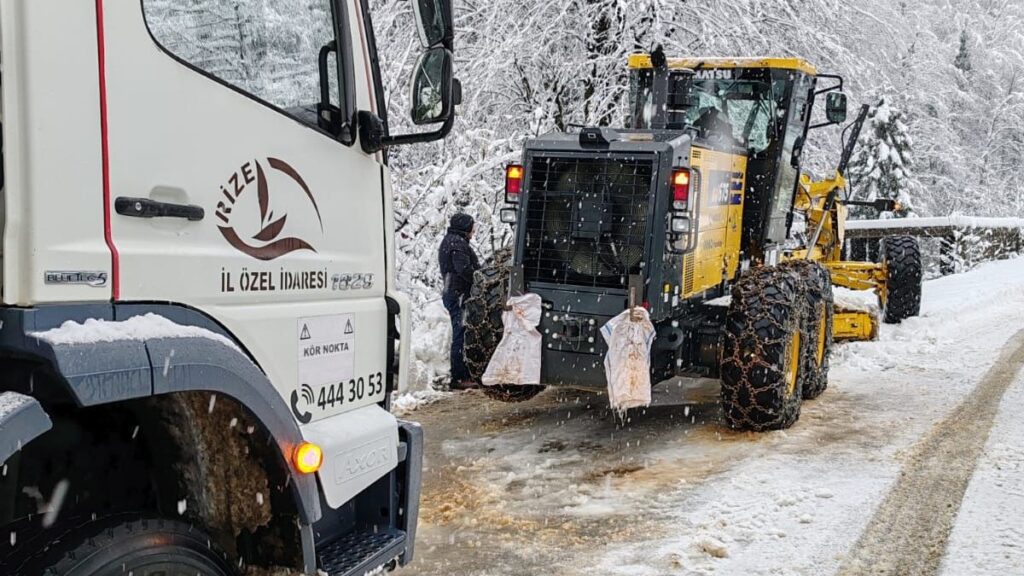 dogu karadeniz kar yagisiyla mucadele ediyor NA3tCGz8