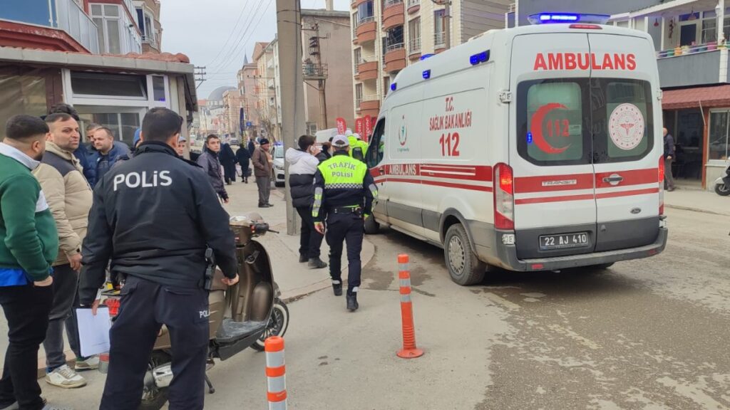 edirnede otomobilin carptigi motosikletin cocuk surucusu yaralandi RtcwxDuS