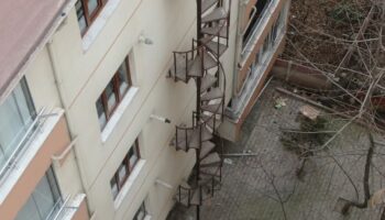 elazigda giris ve cikisi olmayan yangin merdiveni tepki cekti rwbPmn8L