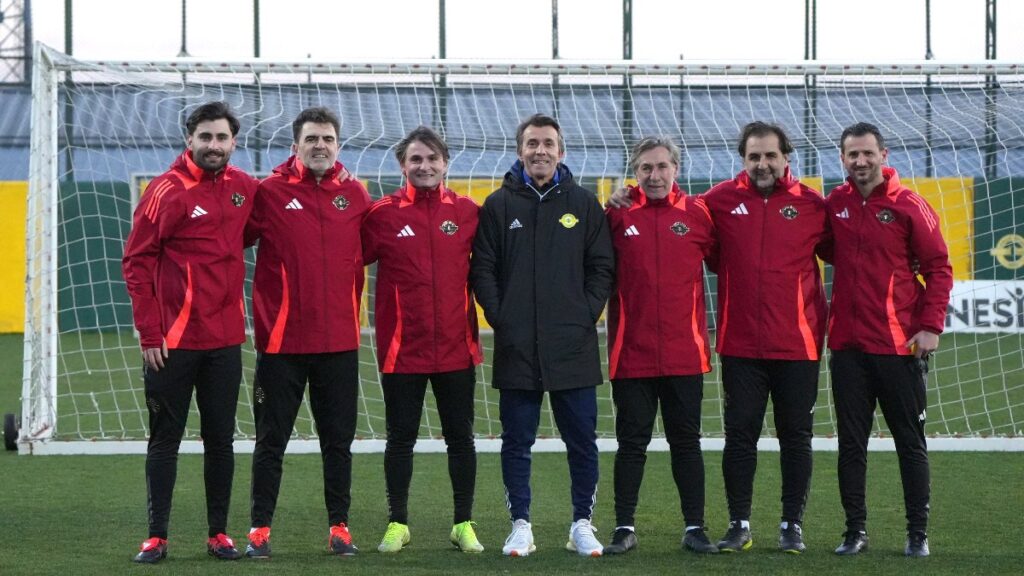 esenler eroksporun yeni teknik direktoru bulent korkmaz oldu JT1Jr6AS