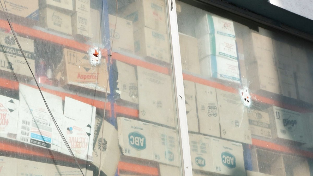 Esenyurt'ta haraç vermeyen senafın iş yerlerini kurşunladılar 4 esenyurtta harac vermeyen senafin is yerlerini kursunladilar 3 jeFAU2jB