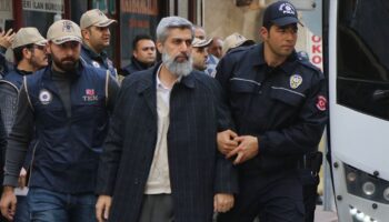eski furkan vakfi yoneticisi alparslan kuytul gozaltina alindi HaMaQG4C